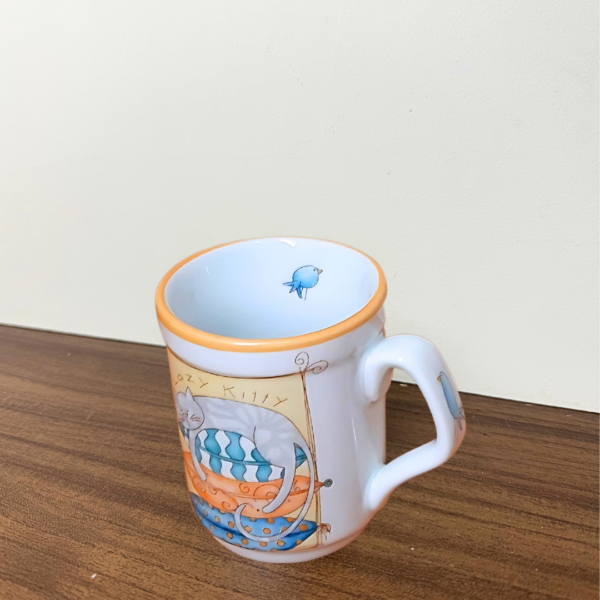GATINHO E GAIOLA - CANECA INFANTIL EM PORCELANA DECORADA - Imagem 2