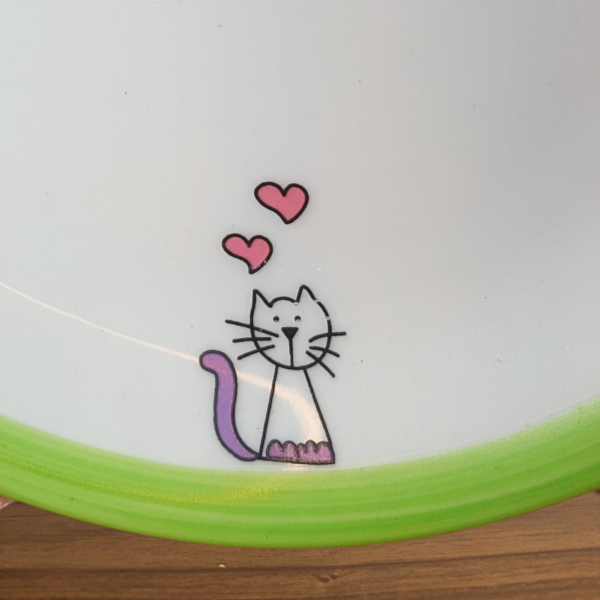 BONECOS DE PALITO - PRATO DE SOBREMESA INFANTIL EM PORCELANA DECORADA - Imagem 4